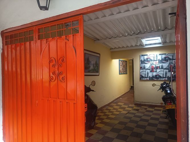 Casa de 9 alcobas en venta en El Diviso, Bucaramanga, 240 m² · foto 6 de 12