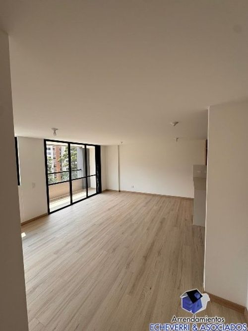 Apartamento de 2 alcobas en arriendo en Camino Verde, Envigado, 74 m² · foto 5 de 11
