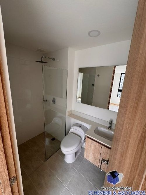 Apartamento de 2 alcobas en arriendo en Camino Verde, Envigado, 74 m² · foto 6 de 11