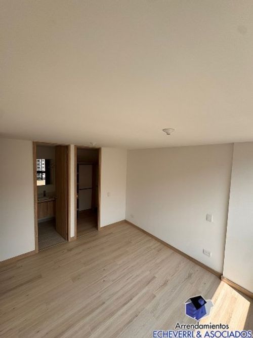 Apartamento de 2 alcobas en arriendo en Camino Verde, Envigado, 74 m² · foto 10 de 11