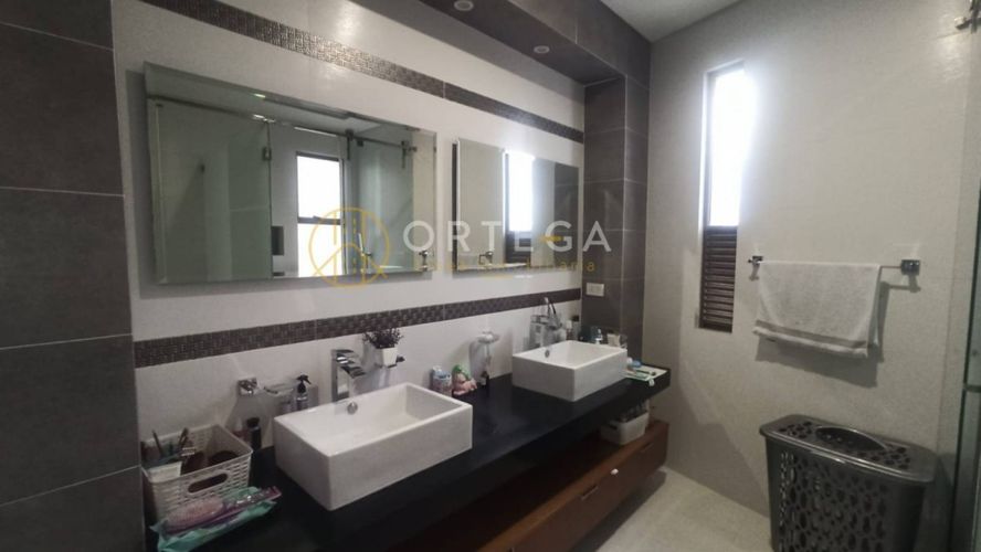 Apartamento de 3 alcobas en venta en Cabecera Del Llano, Bucaramanga, 264 m² · foto 17 de 24