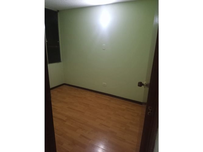 Apartamento de 3 alcobas en venta en Patio Bonito Et. I, Bogotá, 43 m² · foto 5 de 10