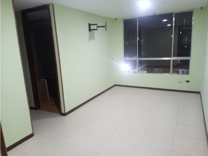 Apartamento de 3 alcobas en venta en Patio Bonito Et. I, Bogotá, 43 m² · foto 8 de 10