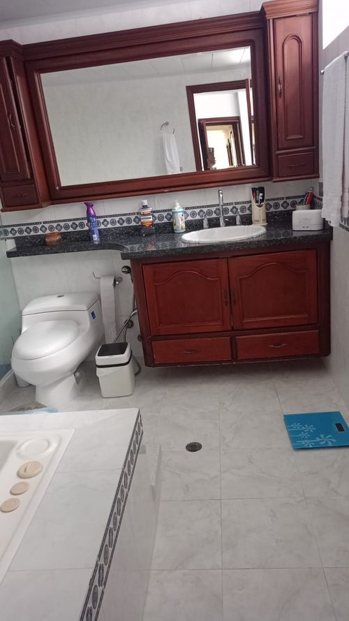 Casa de 5 alcobas en venta en Lagos Del Cacique, Bucaramanga, 220 m² · foto 13 de 24
