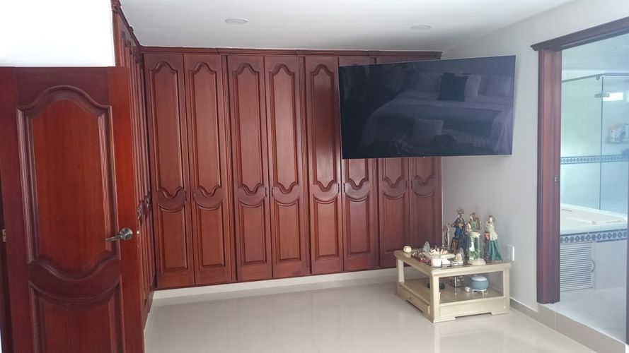 Casa de 5 alcobas en venta en Lagos Del Cacique, Bucaramanga, 220 m² · foto 12 de 24