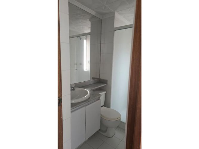 Apartamento de 3 alcobas en arriendo en Loma De Los Bernal, Medellín, 120 m² · foto 3 de 24