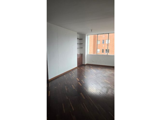 Apartamento de 3 alcobas en arriendo en Loma De Los Bernal, Medellín, 120 m² · foto 11 de 24