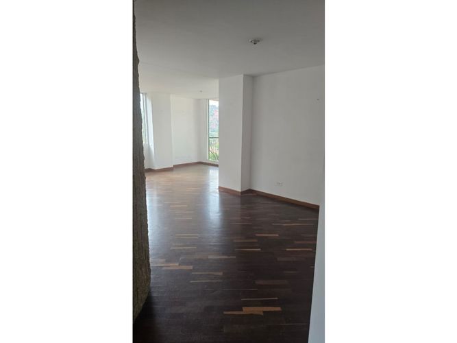 Apartamento de 3 alcobas en arriendo en Loma De Los Bernal, Medellín, 120 m² · foto 17 de 24