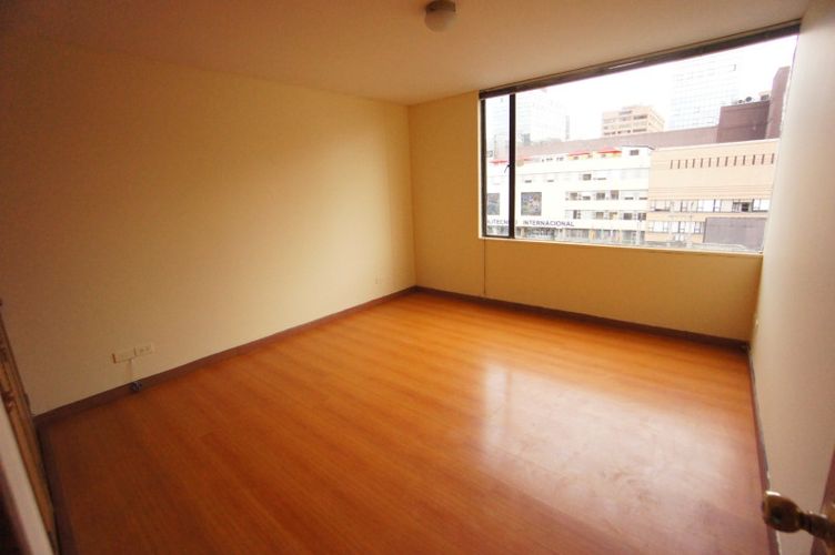 Apartaestudio en venta en La Porciuncula, Bogotá, 45 m² · foto 6 de 12