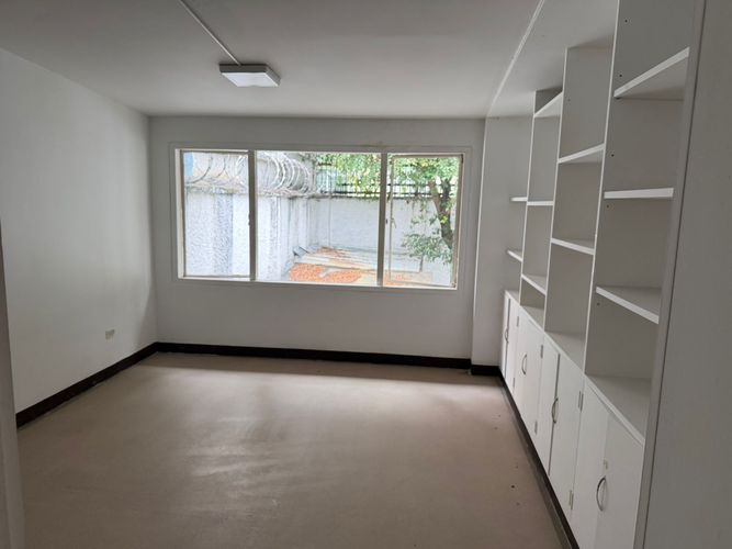 Casa de 7 alcobas en arriendo en El Lago, Bogotá, 290 m² · foto 10 de 15