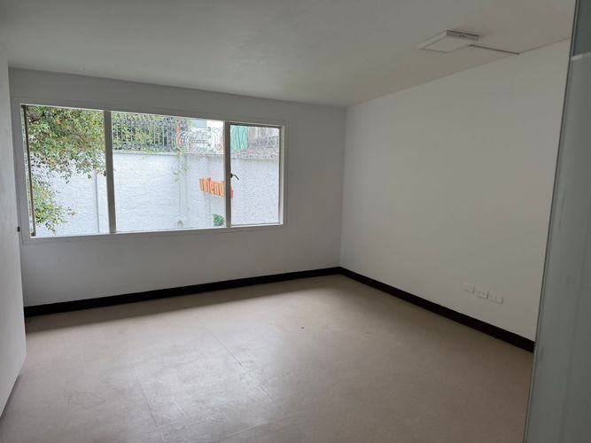 Casa de 7 alcobas en arriendo en El Lago, Bogotá, 290 m² · foto 11 de 15