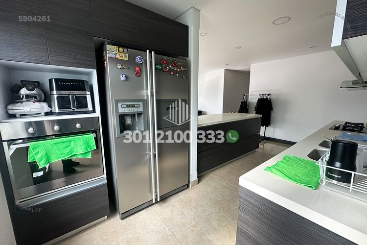 Apartamento de 3 alcobas en venta en Castropol, Medellín, 139 m² · foto 8 de 24