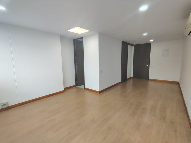 Oficina en arriendo en El Poblado, Medellín, 32 m² · foto 2 de 7
