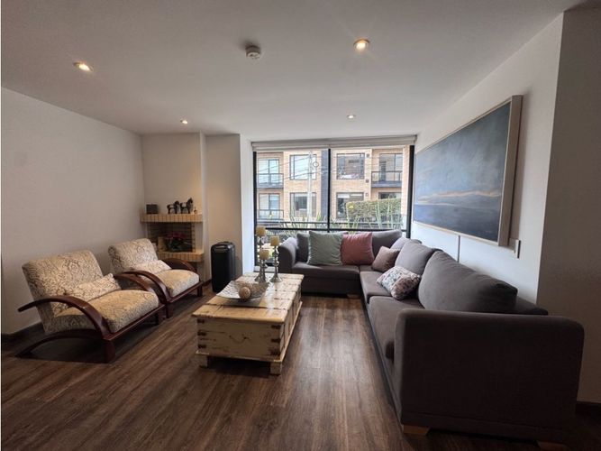 Apartamento de 3 alcobas en venta en Bella Suiza, Bogotá, 133 m² · foto 2 de 24