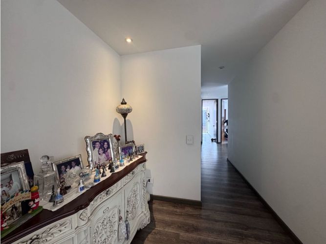 Apartamento de 3 alcobas en venta en Bella Suiza, Bogotá, 133 m² · foto 6 de 24