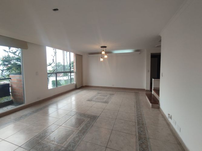 Apartamento de 4 alcobas en arriendo en Loma Del Escobero, Envigado, 133 m² · foto 6 de 17