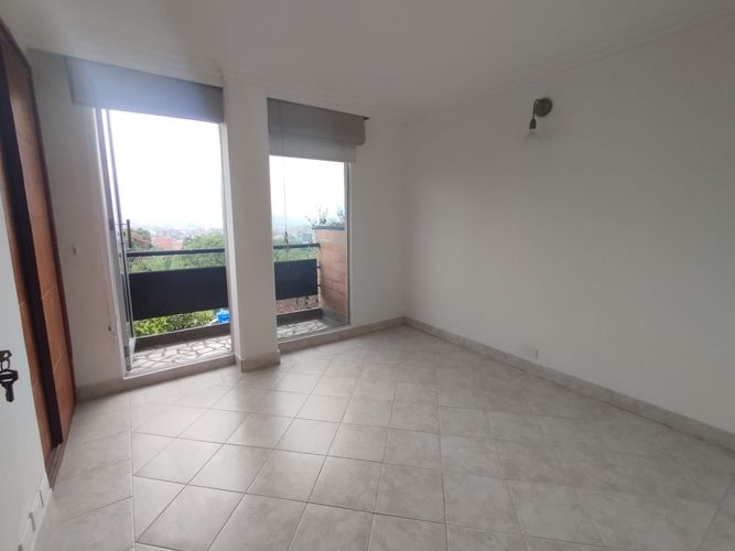 Apartamento de 4 alcobas en arriendo en Loma Del Escobero, Envigado, 133 m² · foto 10 de 17