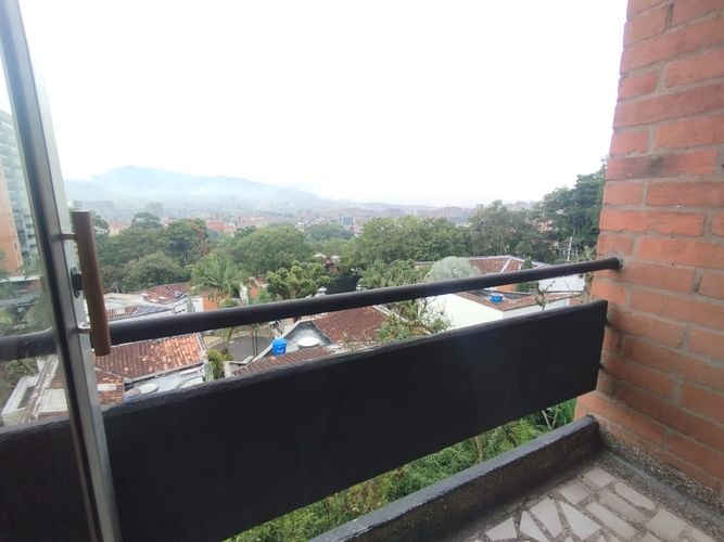 Apartamento de 4 alcobas en arriendo en Loma Del Escobero, Envigado, 133 m² · foto 16 de 17
