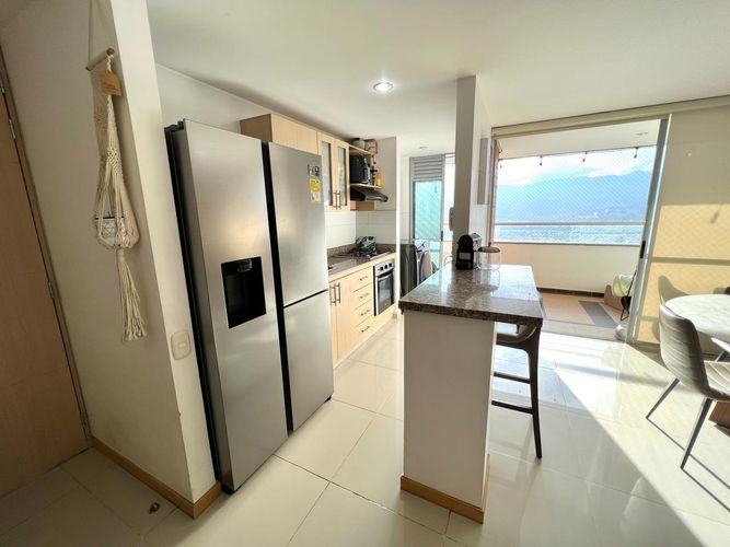 Apartamento de 3 alcobas en arriendo en Loma Del Indio, Medellín, 84 m² · foto 4 de 17