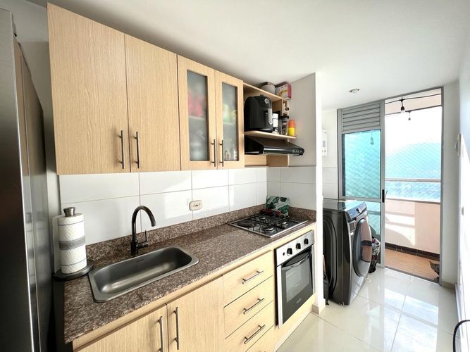 Apartamento de 3 alcobas en arriendo en Loma Del Indio, Medellín, 84 m² · foto 5 de 17