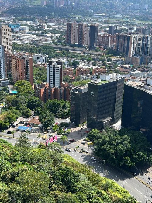 Apartamento de 3 alcobas en arriendo en Loma Del Indio, Medellín, 84 m² · foto 16 de 17
