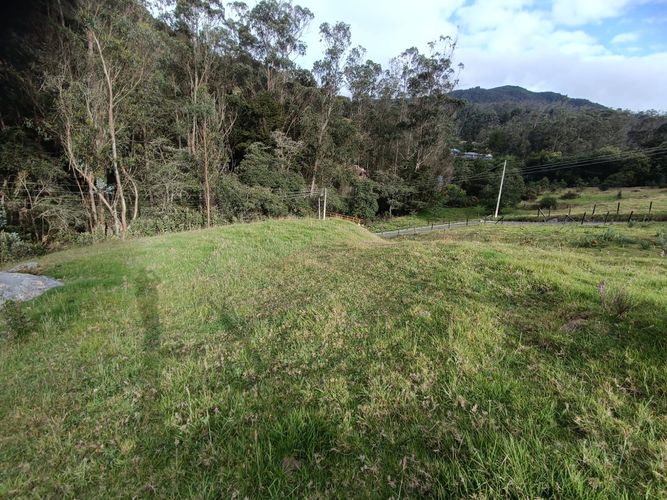 Lote en venta en El Libano, La Calera, 2500 m² · foto 3 de 5