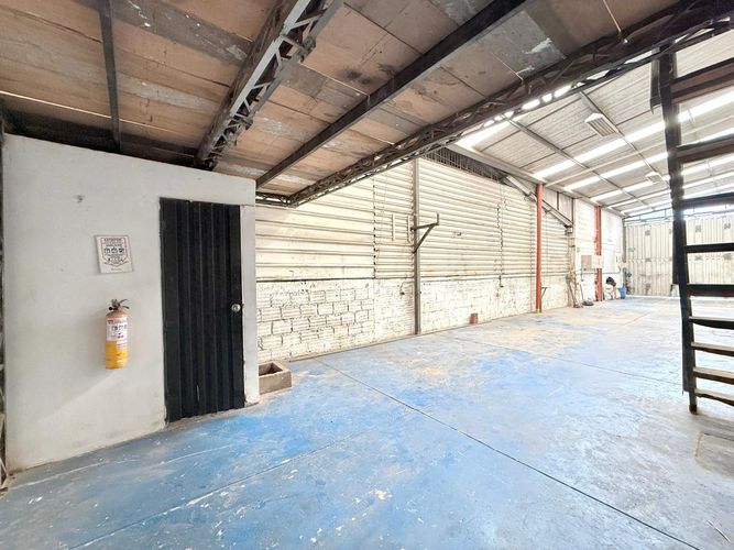 Bodega en arriendo en Pinares, Pereira, 110 m² · foto 4 de 10