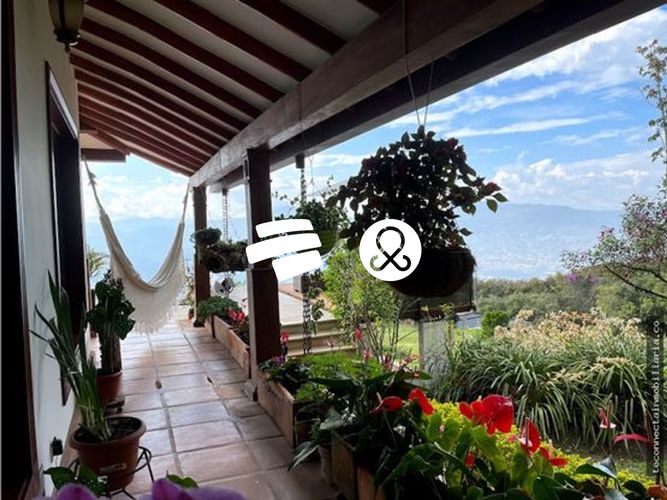 Casa de 3 alcobas en venta en Zona Centro, Envigado · foto 2 de 24