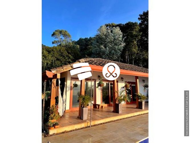 Casa de 3 alcobas en venta en Zona Centro, Envigado · foto 3 de 24