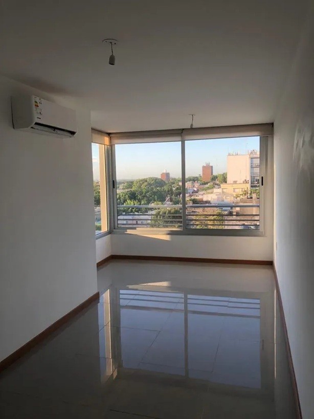 ALQUILER EN TRES CRUCES/ LA COMERCIAL DE 1 DORMITORIO, VISTA DESPEJADA, BALCON, PORTERIA · Foto 5