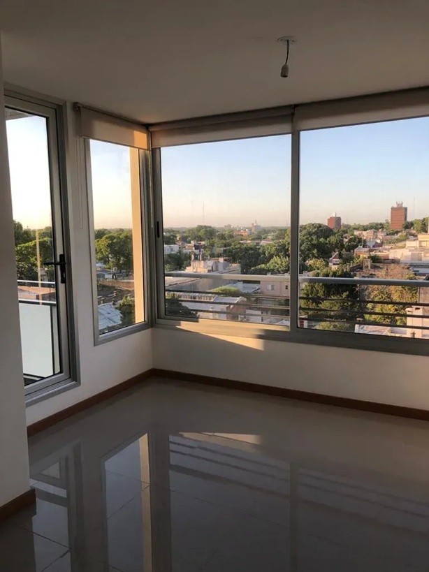 ALQUILER EN TRES CRUCES/ LA COMERCIAL DE 1 DORMITORIO, VISTA DESPEJADA, BALCON, PORTERIA · Foto 1