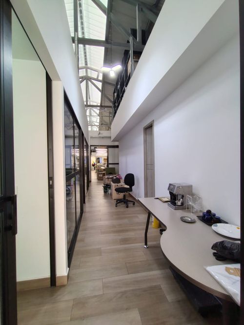 Bodega en arriendo en Belén, Medellín, 250 m² · foto 7 de 15