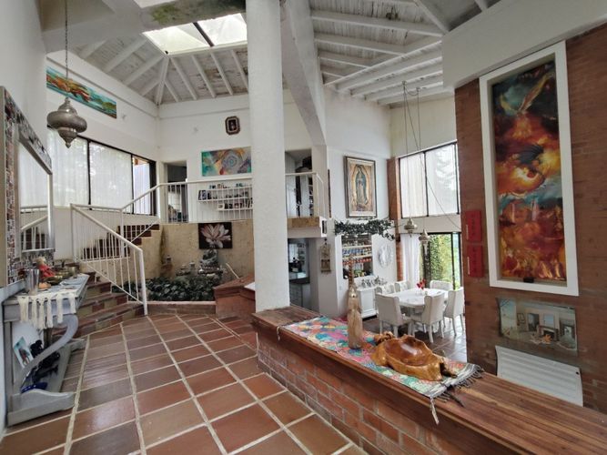 Casa de 3 alcobas en venta en Alto Dapa, Yumbo, 358 m² · foto 2 de 24