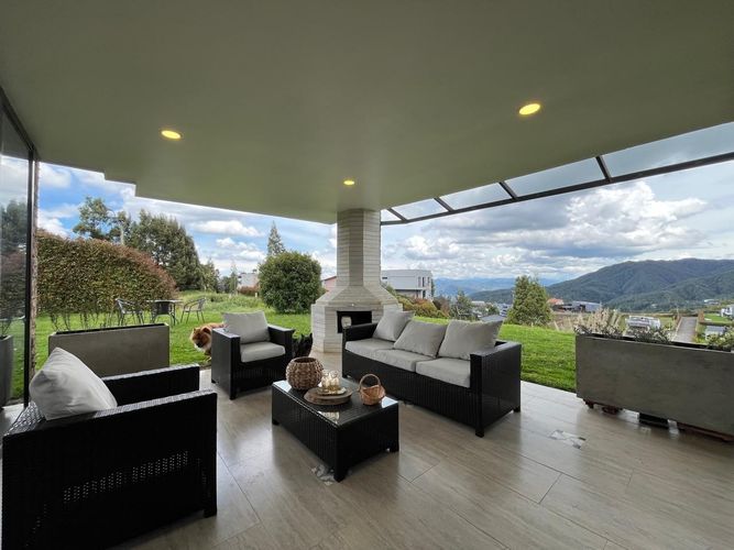 Casa de 4 alcobas en venta en Loma Del Barro, Envigado, 1216 m² · foto 18 de 19