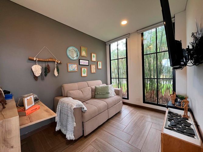 Casa de 4 alcobas en venta en Loma Del Barro, Envigado, 1216 m² · foto 16 de 19