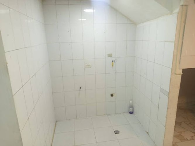 Local en arriendo en La Castellana, Medellín, 30 m² · foto 4 de 10