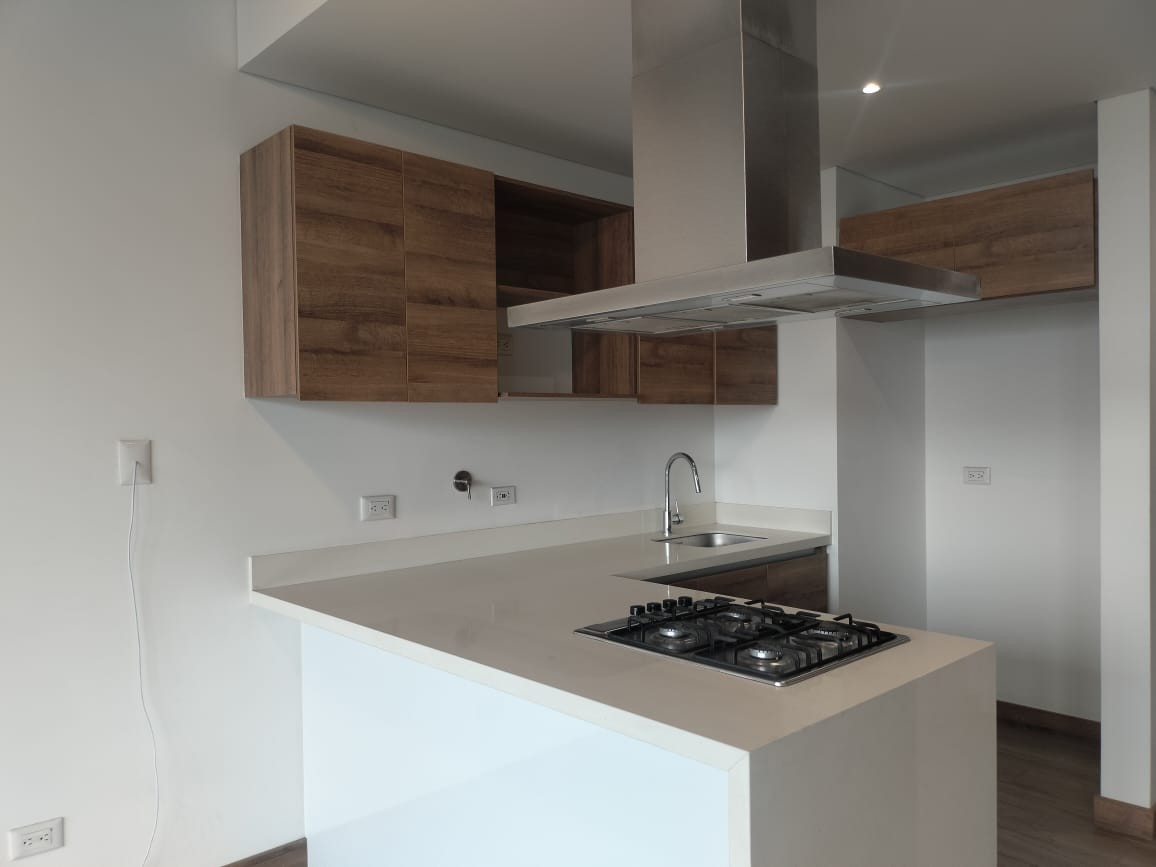Apartamento en venta en El Poblado, Medellín · foto 2 de 10