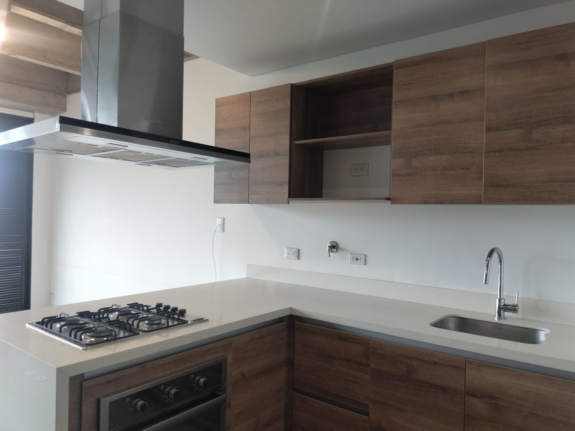 Apartamento en venta en El Poblado, Medellín · foto 3 de 10