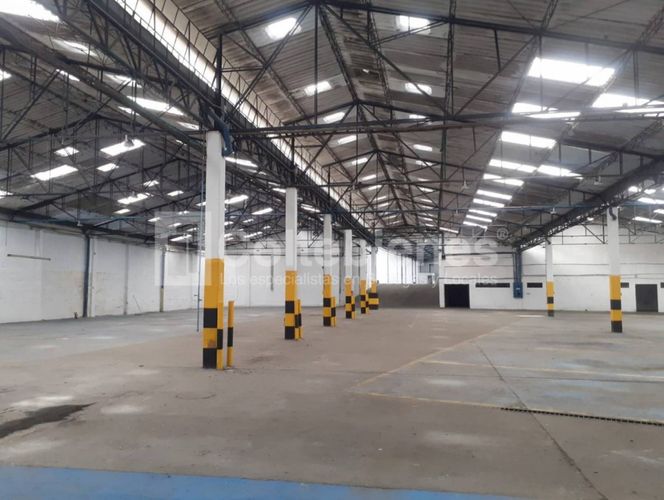 Bodega en arriendo en Los Naranjos, Itagüí, 2919 m² · foto 2 de 22