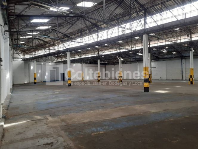 Bodega en arriendo en Los Naranjos, Itagüí, 2919 m² · foto 4 de 22