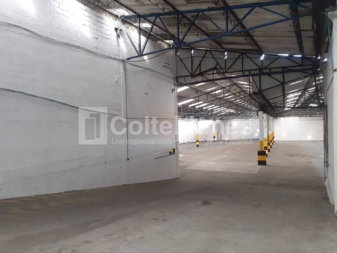 Bodega en arriendo en Los Naranjos, Itagüí, 2919 m² · foto 7 de 22
