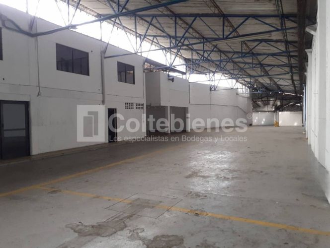Bodega en arriendo en Los Naranjos, Itagüí, 2919 m² · foto 9 de 22