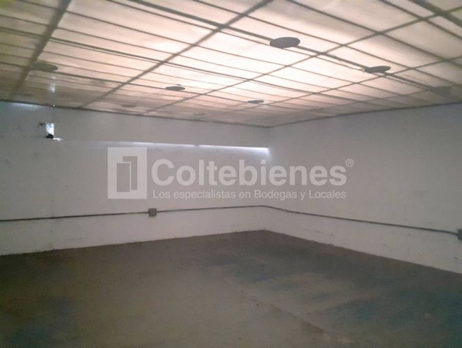 Bodega en arriendo en Los Naranjos, Itagüí, 2919 m² · foto 11 de 22