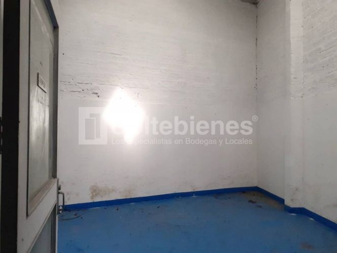 Bodega en arriendo en Los Naranjos, Itagüí, 2919 m² · foto 13 de 22