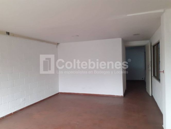Bodega en arriendo en Los Naranjos, Itagüí, 2919 m² · foto 18 de 22