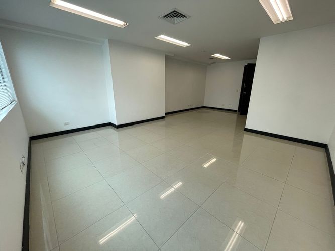 Oficina en arriendo en Noel, Medellín, 45 m² · foto 2 de 5