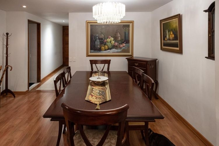 Apartamento de 3 alcobas en venta en Chico Norte, Bogotá, 160 m² · foto 3 de 15