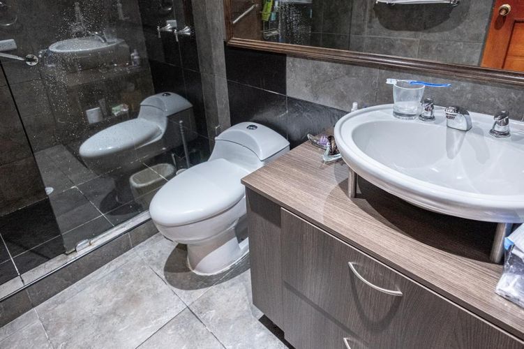 Apartamento de 3 alcobas en venta en Chico Norte, Bogotá, 160 m² · foto 12 de 15