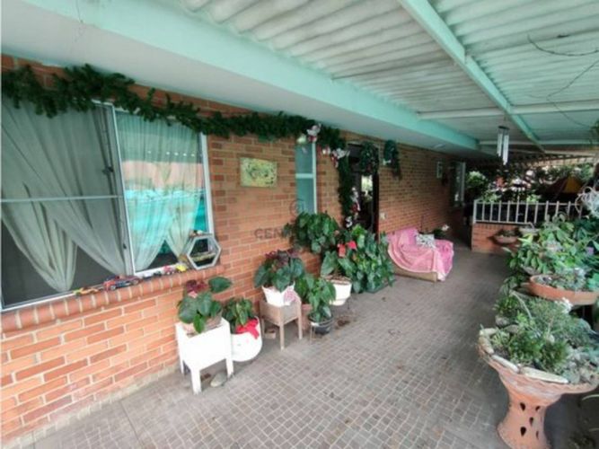 Casa de 3 alcobas en venta en El Castillo, Jamundí, 286 m² · foto 7 de 23