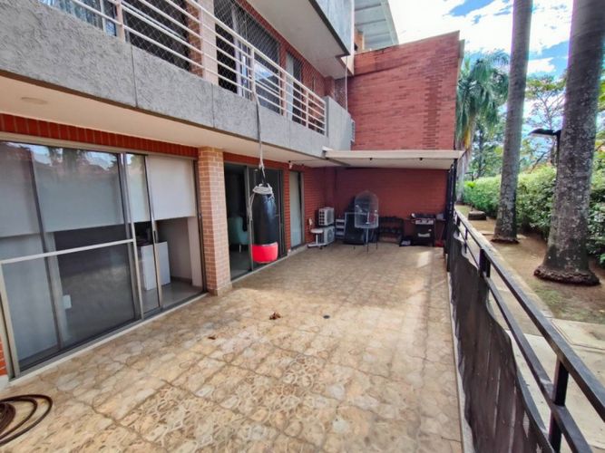Casa de 6 alcobas en venta en Ciudad Jardin, Cali, 420 m² · foto 10 de 24
